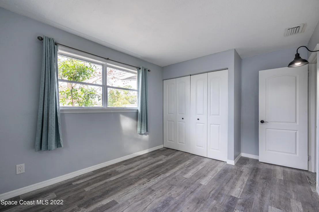 Photo of 1047 Myrtle Lane