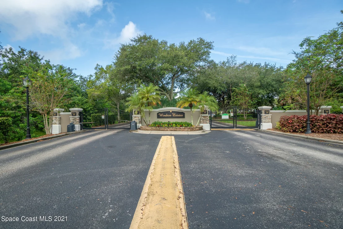 Photo of 5876 Arlington Circle