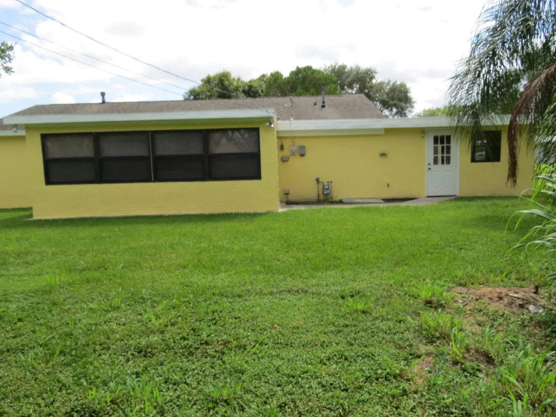 Photo of 1015 Slayton Avenue