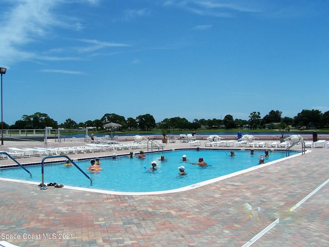 Photo of 735 Barefoot Boulevard