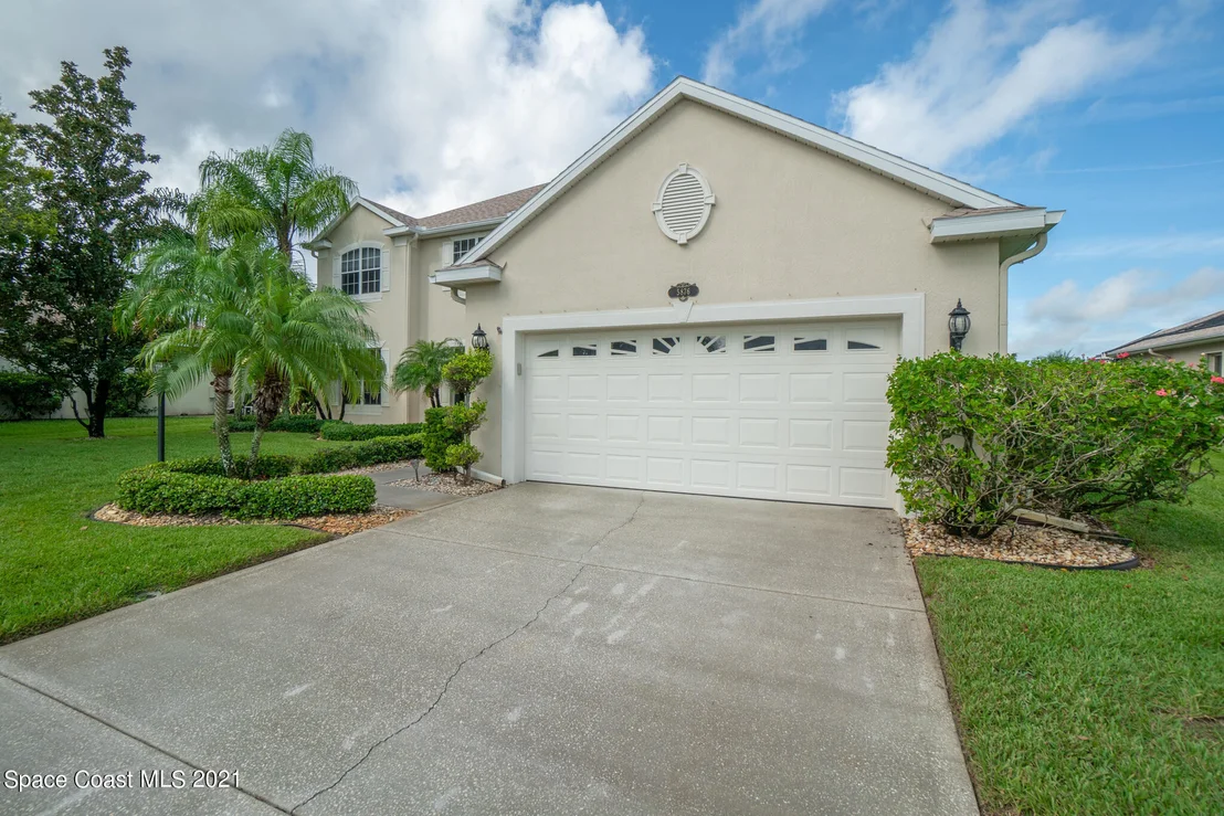 Photo of 5876 Arlington Circle
