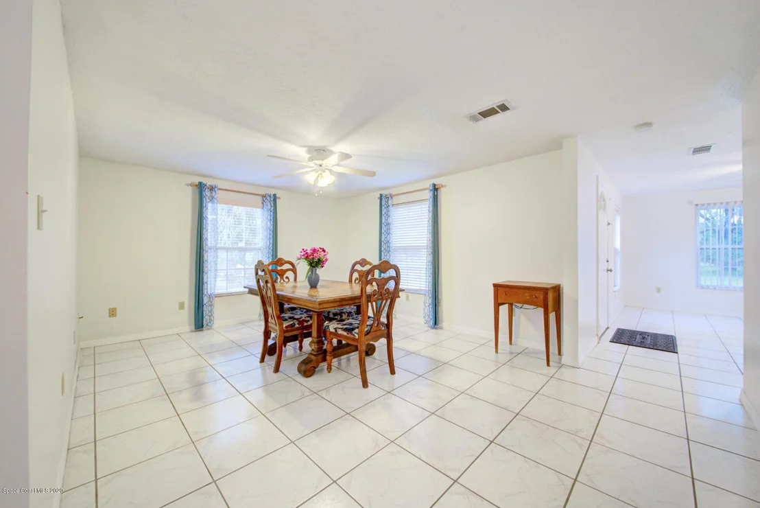 Photo of 4005 Alan Shepard Avenue