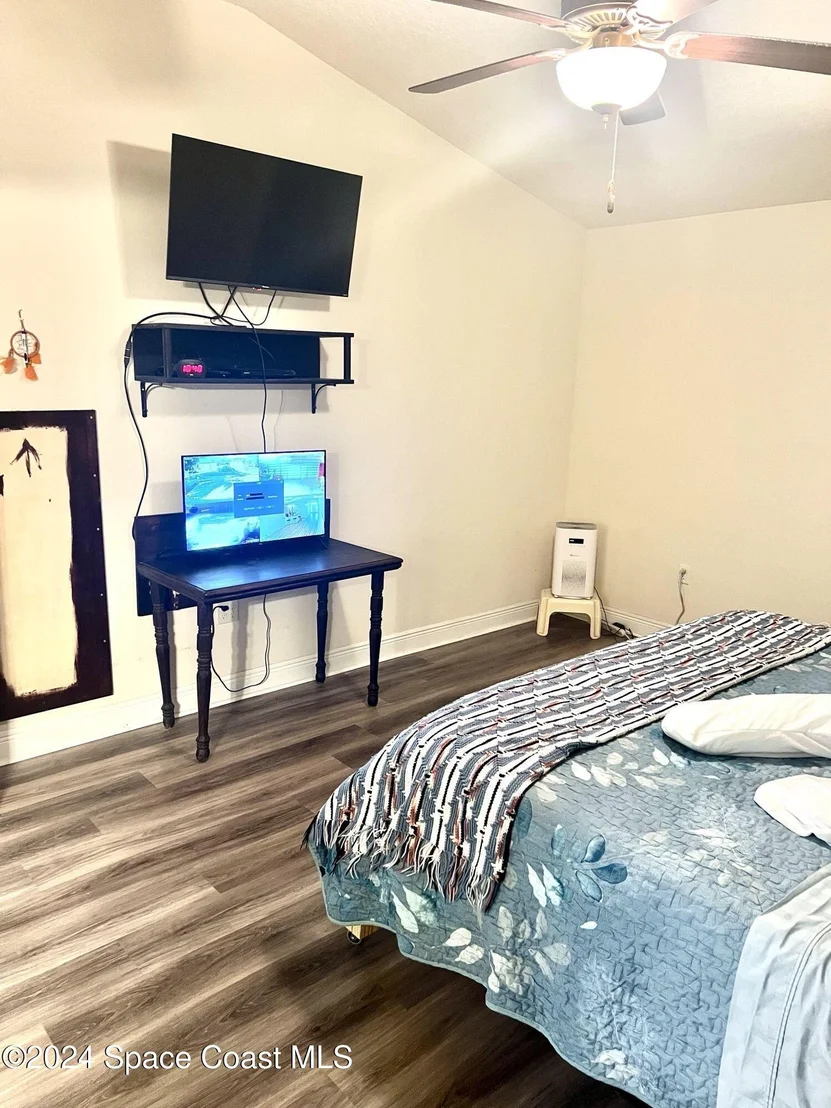 Photo of 596 Mason