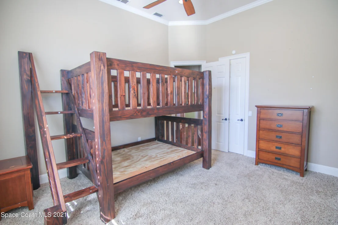 Photo of 228 Mclean Point