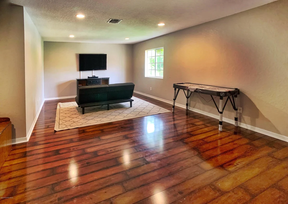 Photo of 4467 56th Lane