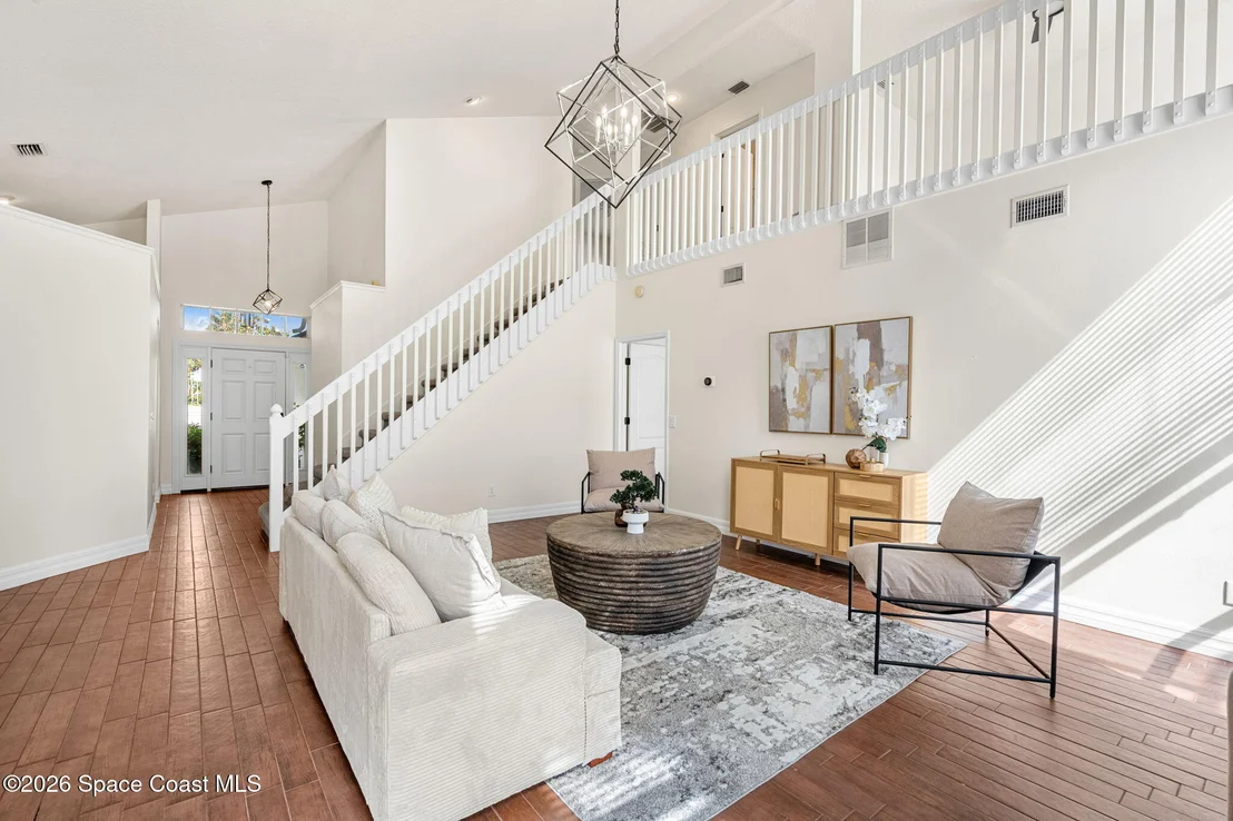 Photo of 619 Ashbury Avenue