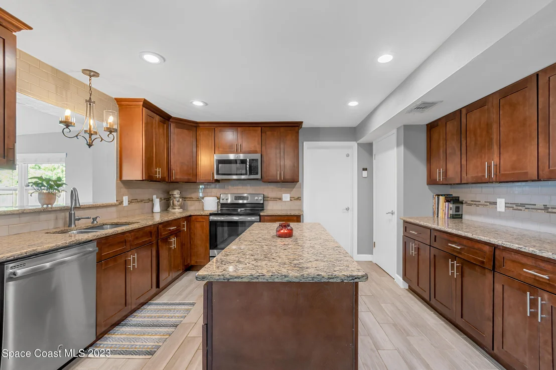 Photo of 2410 Scenic Drive