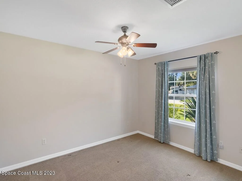 Photo of 682 Vocelle Avenue
