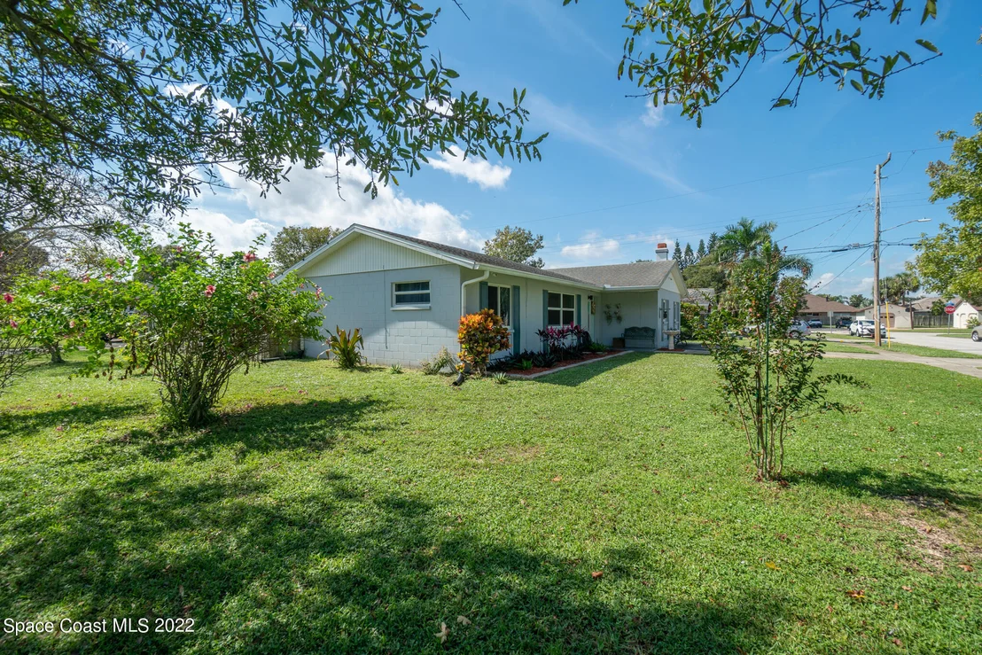 Photo of 1051 Fenway Drive
