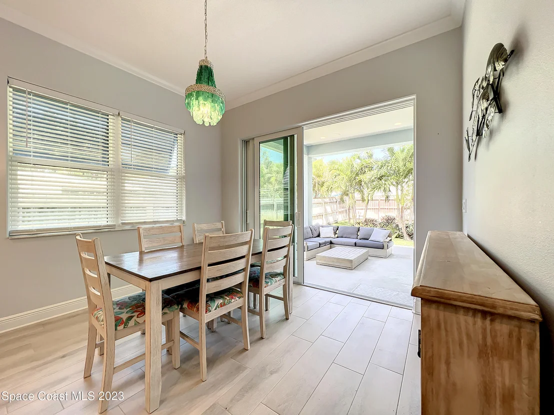 Photo of 6775 Angeles Road