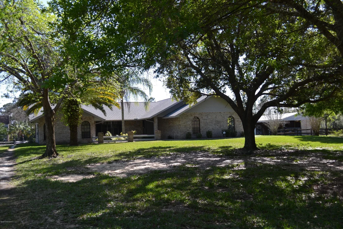 Photo of 1380 Friday Road