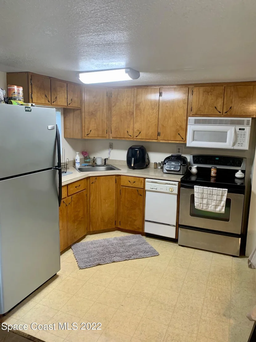 Photo of 3420 Turnbull Road