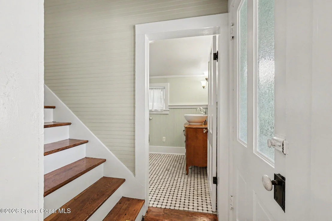 Photo of 35 Barton Avenue