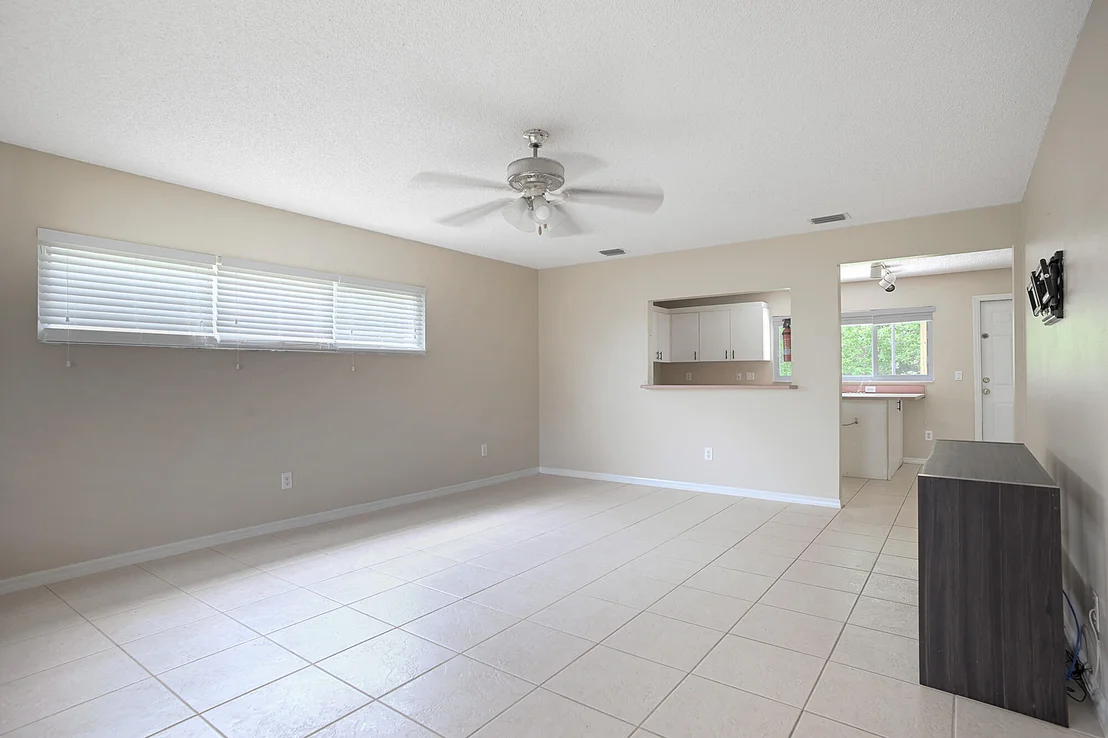 Photo of 332 Nikomas Way