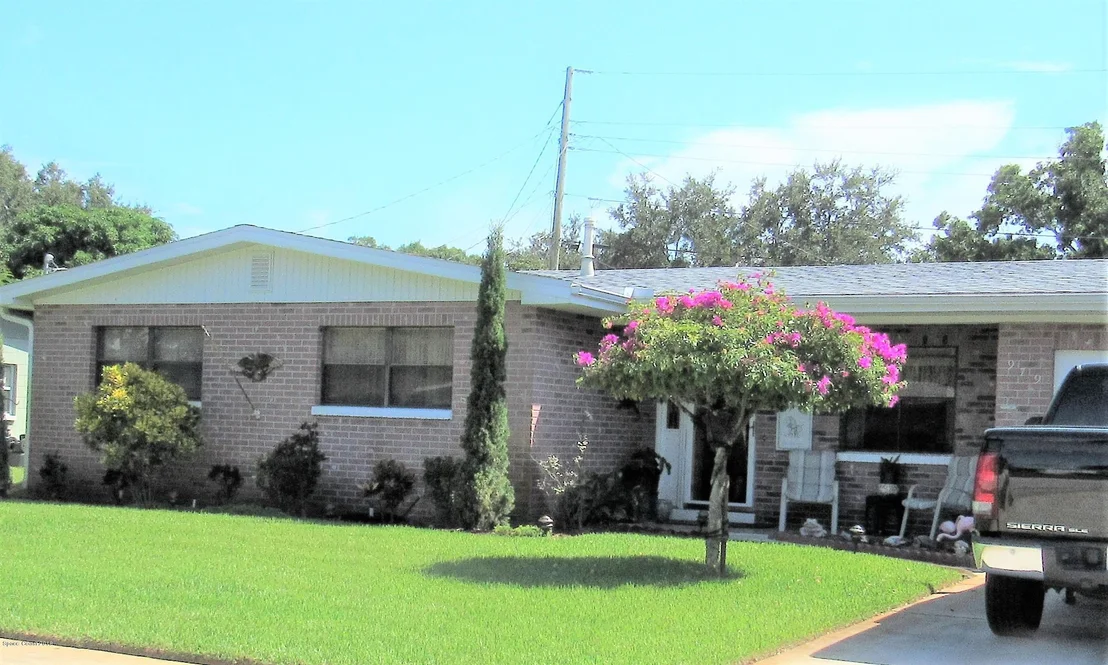 Photo of 979 Demaret Drive