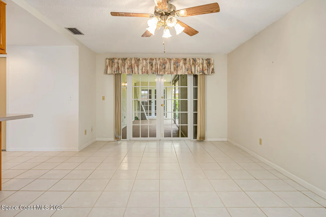 Photo of 536 Solitaire Palm Drive