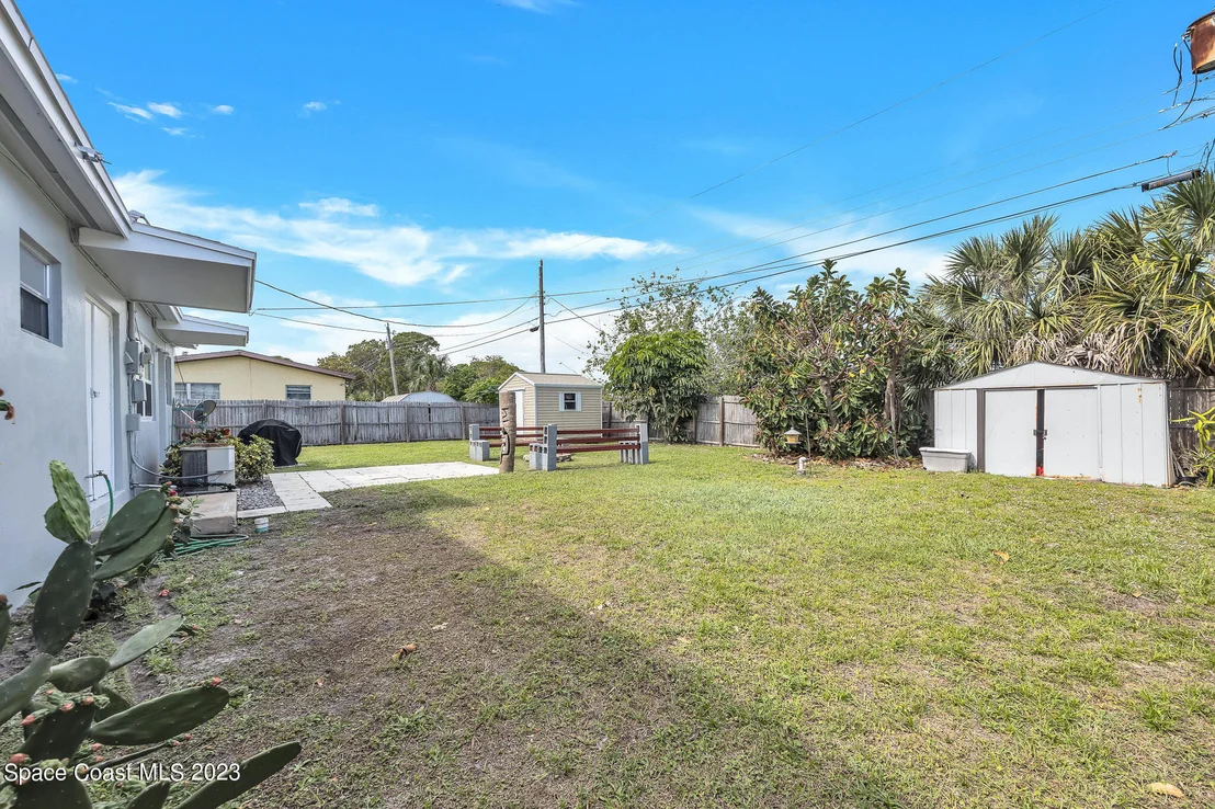 Photo of 2981 Kosuth Road NE
