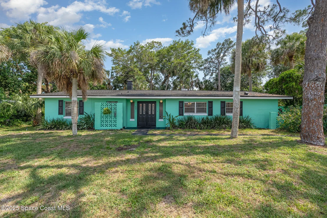 Photo of 445 Pine Boulevard