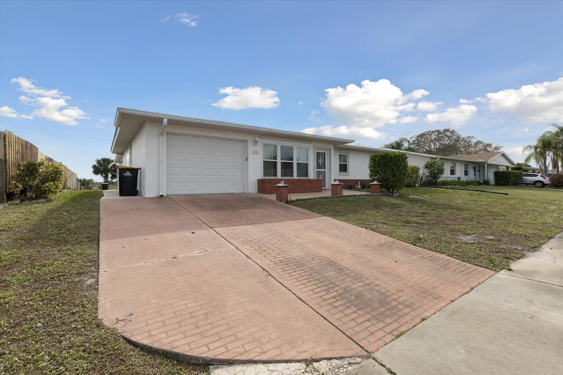 Photo of 2962 Chipper Drive NE