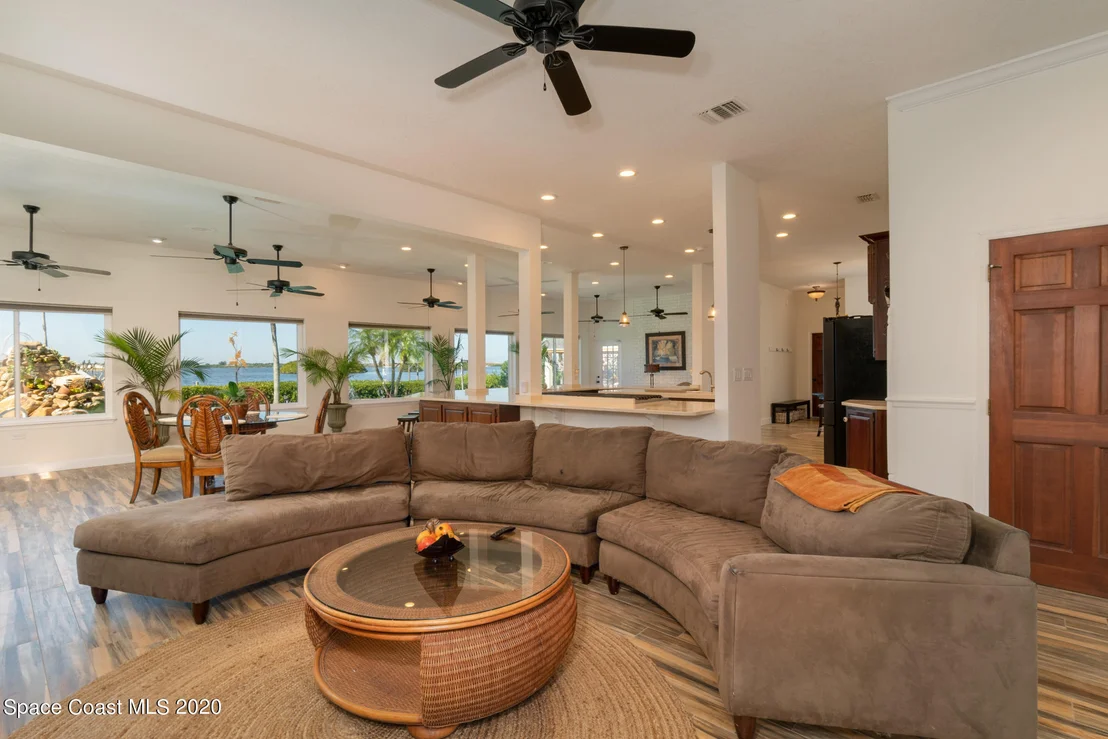 Photo of 466 Lanternback Island Drive
