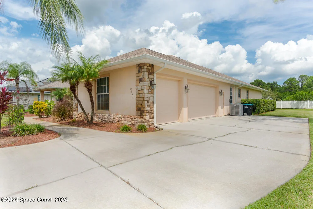 Photo of 2131 Windbrook Drive SE