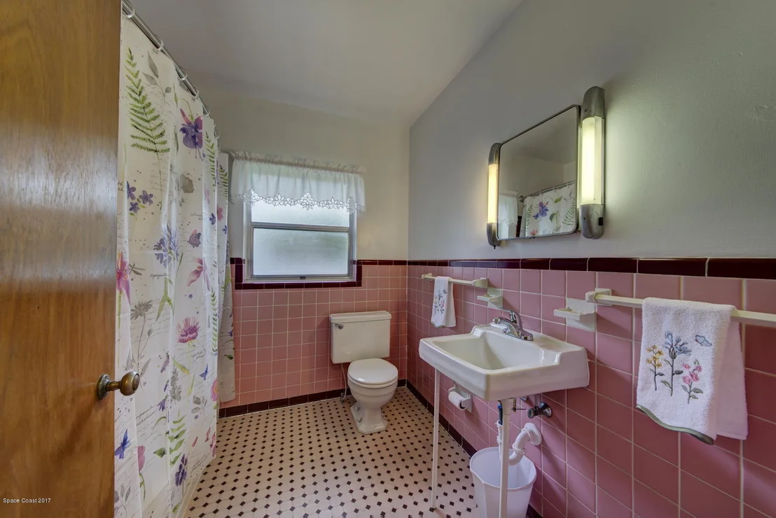 Photo of 720 Seminole Drive