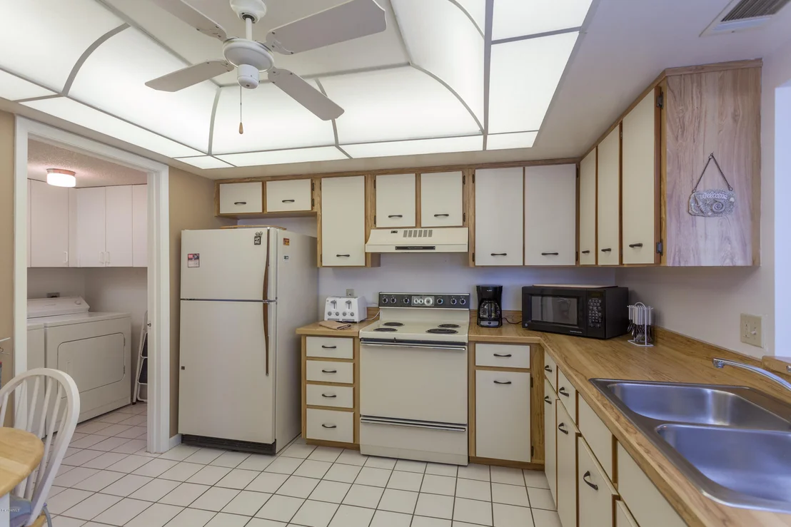 Photo of Unit 2405 at 1750 Commodore Boulevard
