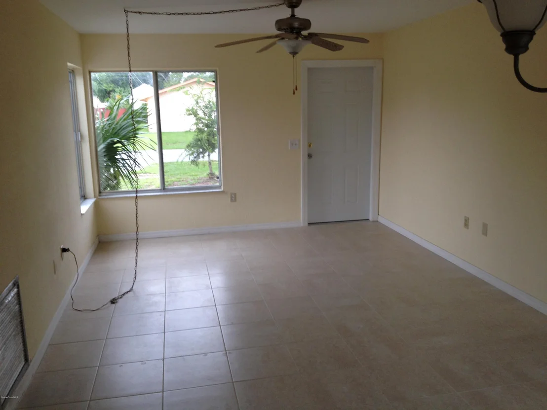 Photo of 185 W Jablo Avenue