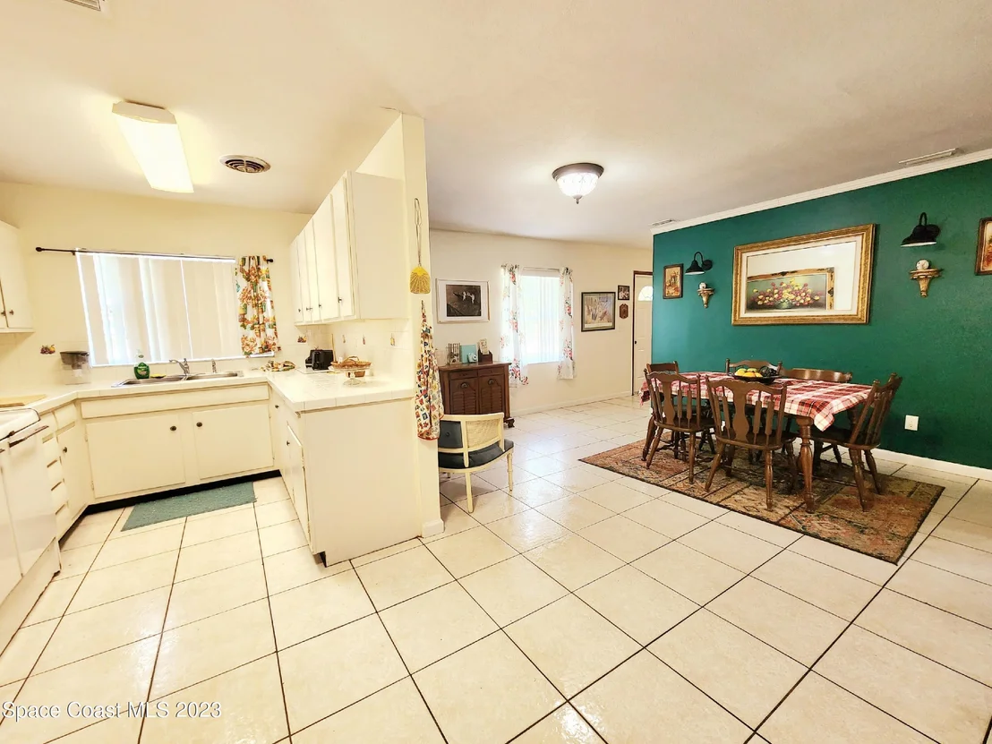 Photo of 1740 Golfview Drive