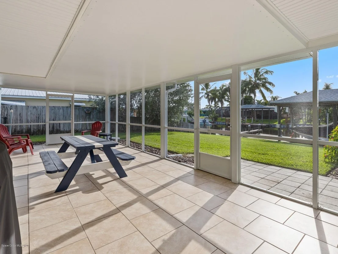 Photo of 410 Sparrow Drive