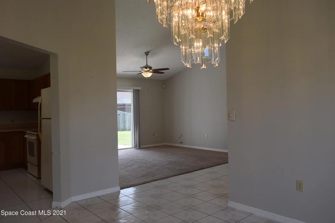 Photo of 816 Seven Gables Circle SE