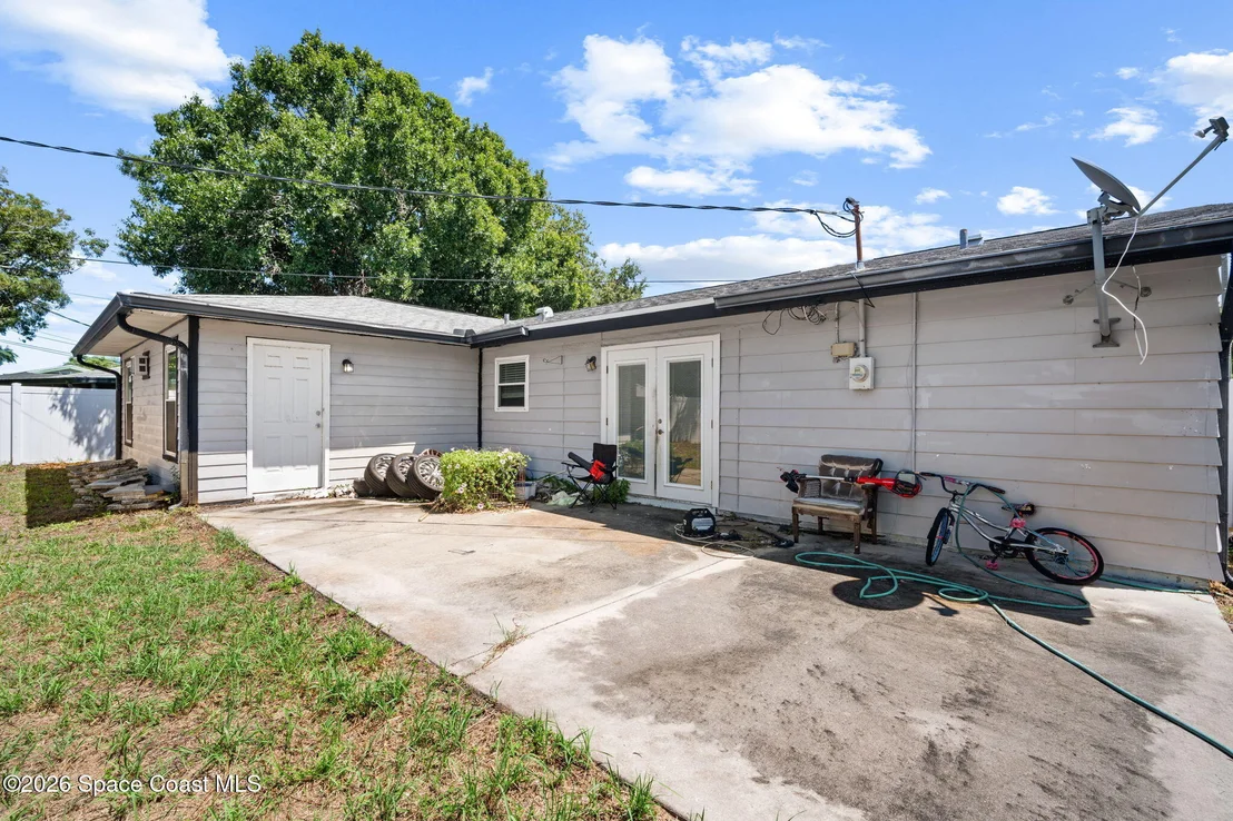 Photo of 790 Bianca Drive NE