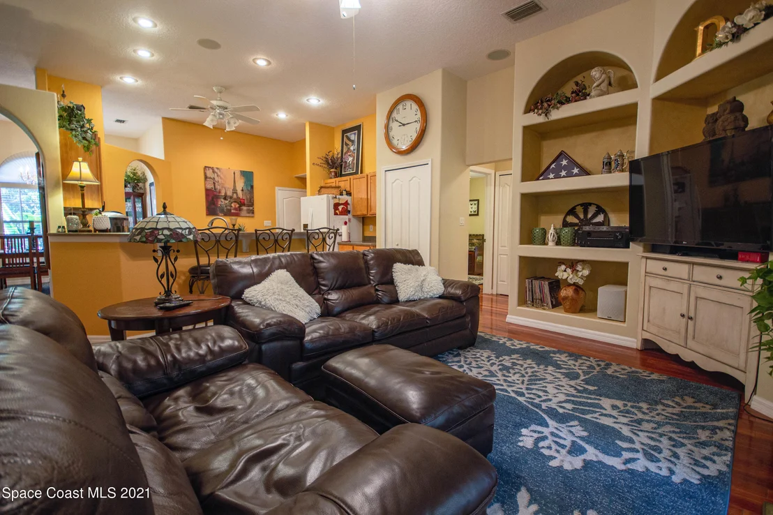 Photo of 4585 James Road