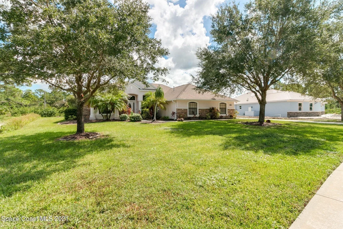 Photo of 2149 Windbrook Drive