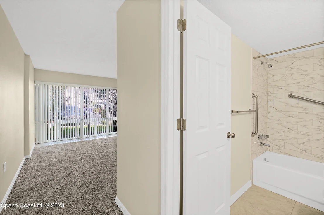 Photo of Unit 5E at 2475 Eagle Drive