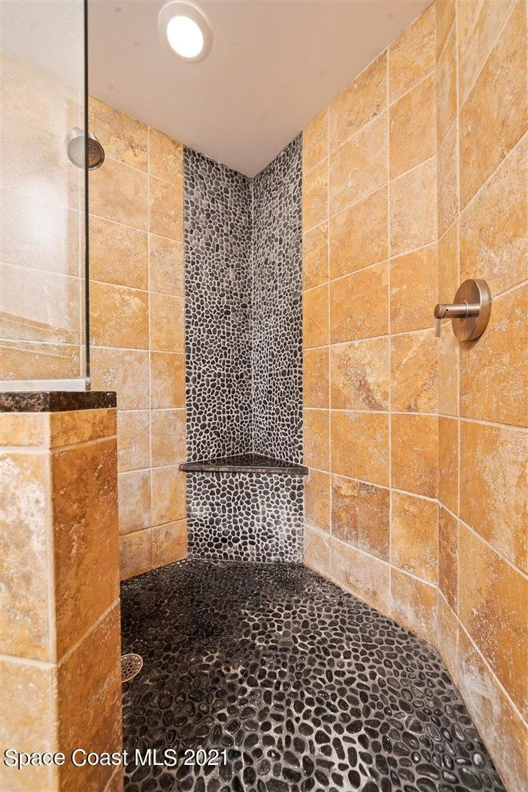 Photo of 680 Falcon Drive