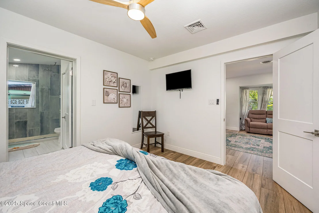 Photo of 113 W Leon Lane