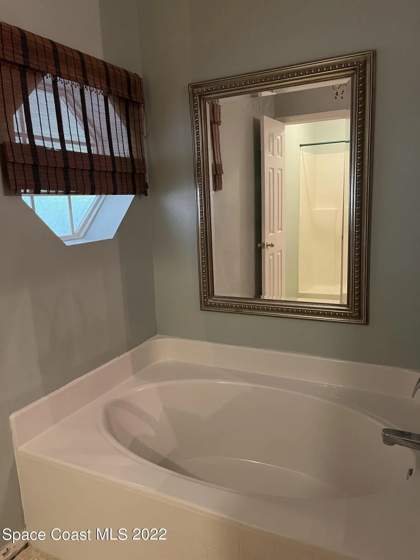 Photo of 1199 White Oak Circle