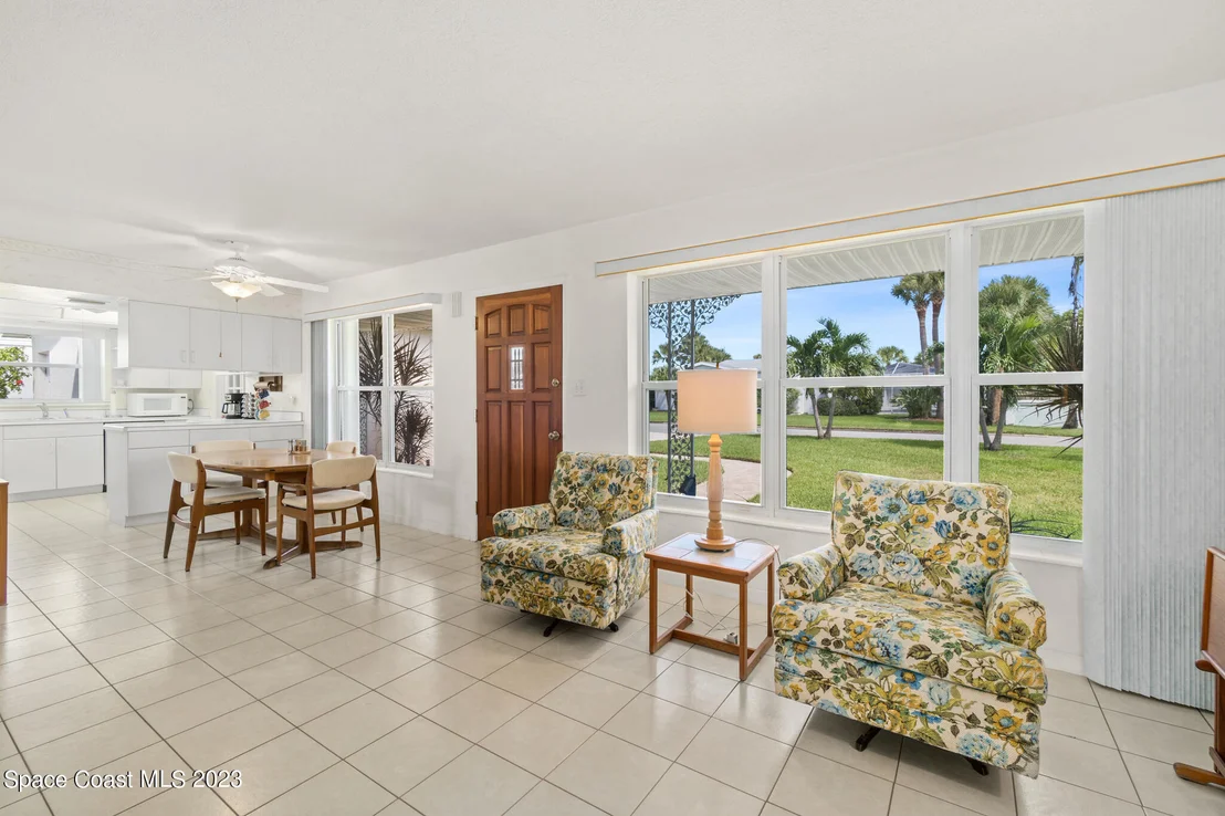 Photo of 209 River Road