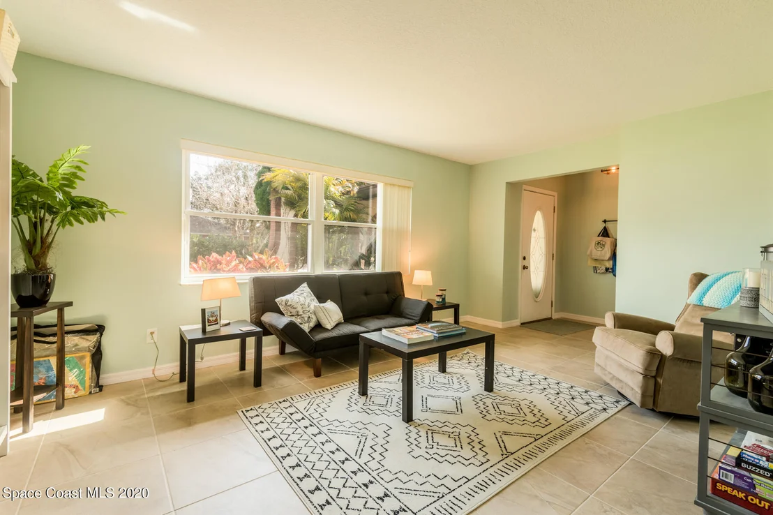 Photo of 1240 Palmdale Circle NE