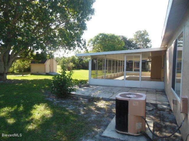 Photo of 1401 NE Mariposa Drive