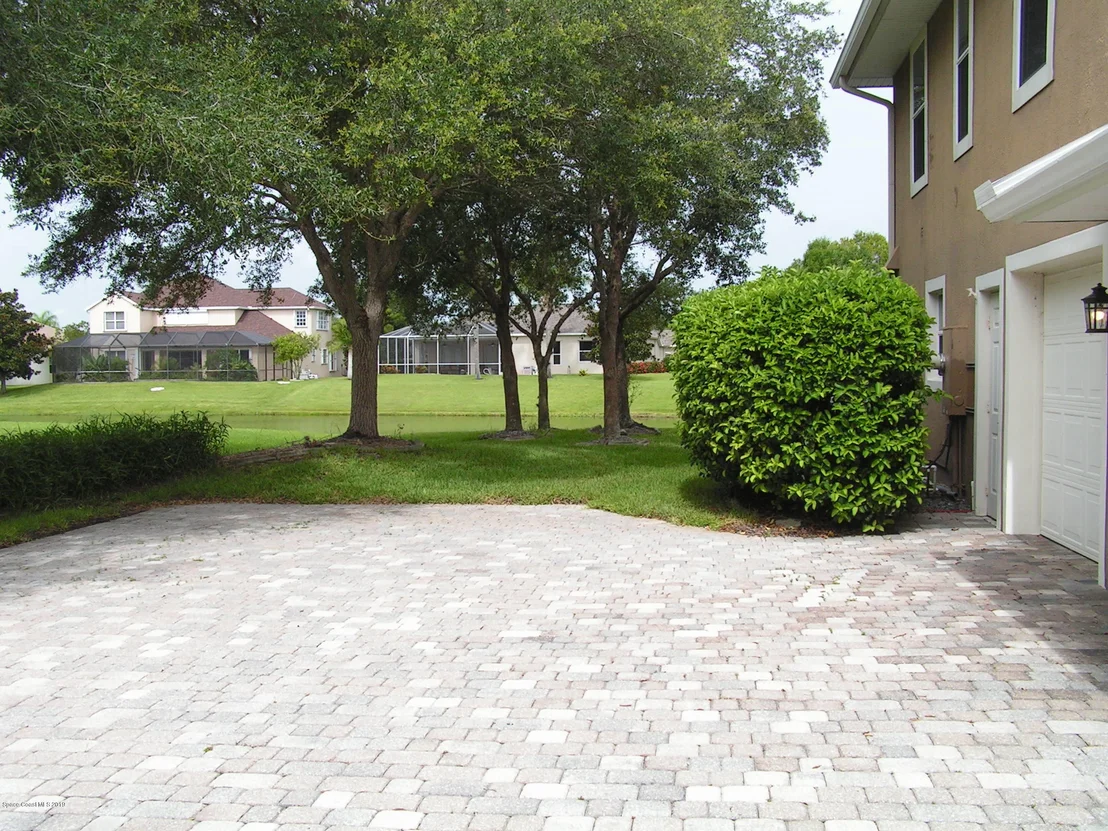 Photo of 1071 Stratford Place