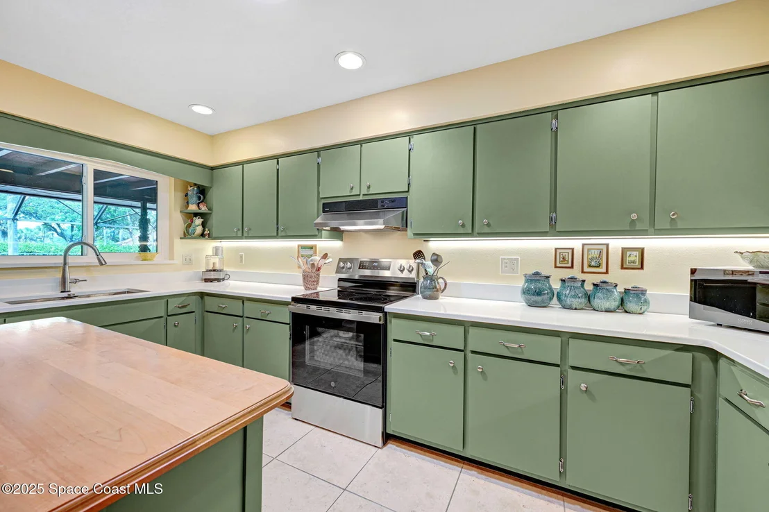 Photo of 847 Kerry Downs Circle