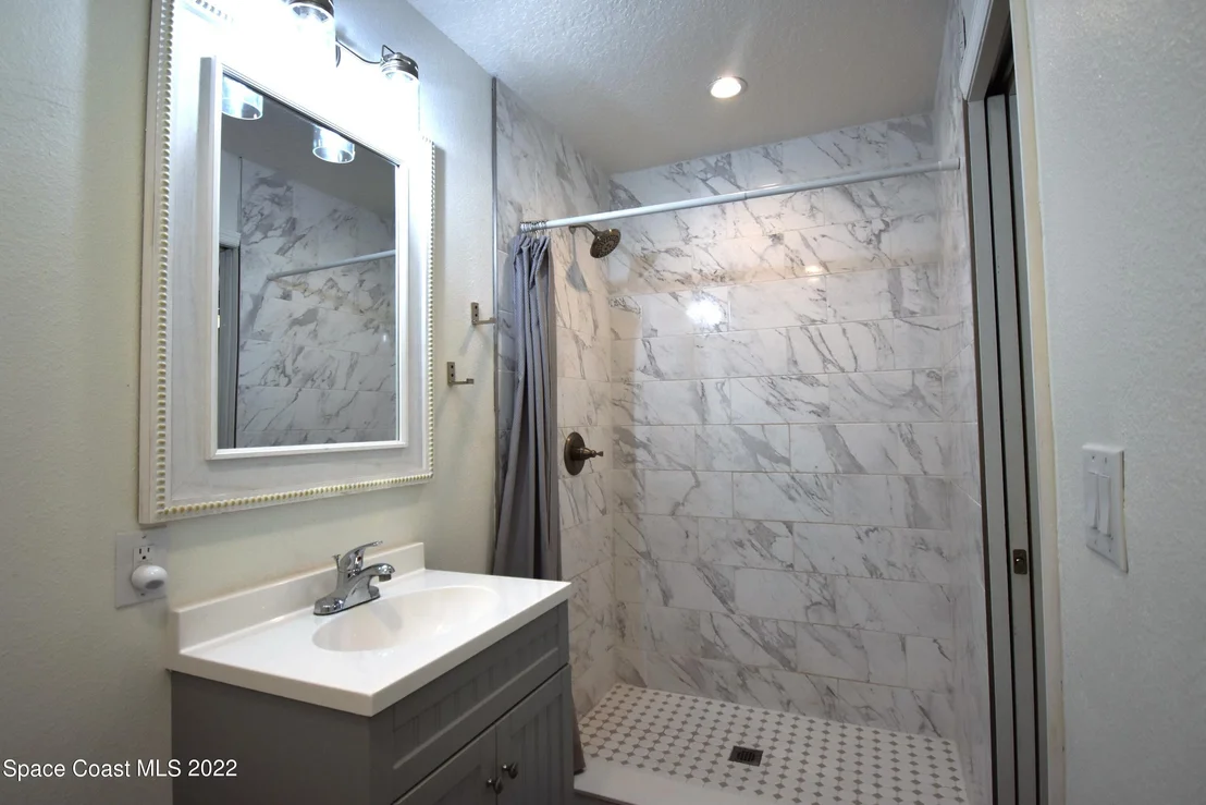 Photo of 847 Mohawk Avenue