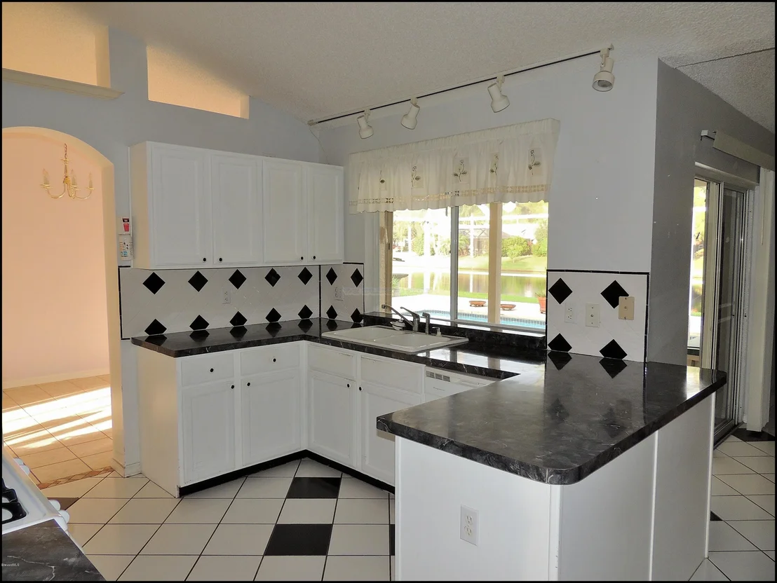 Photo of 970 Tamarind Circle
