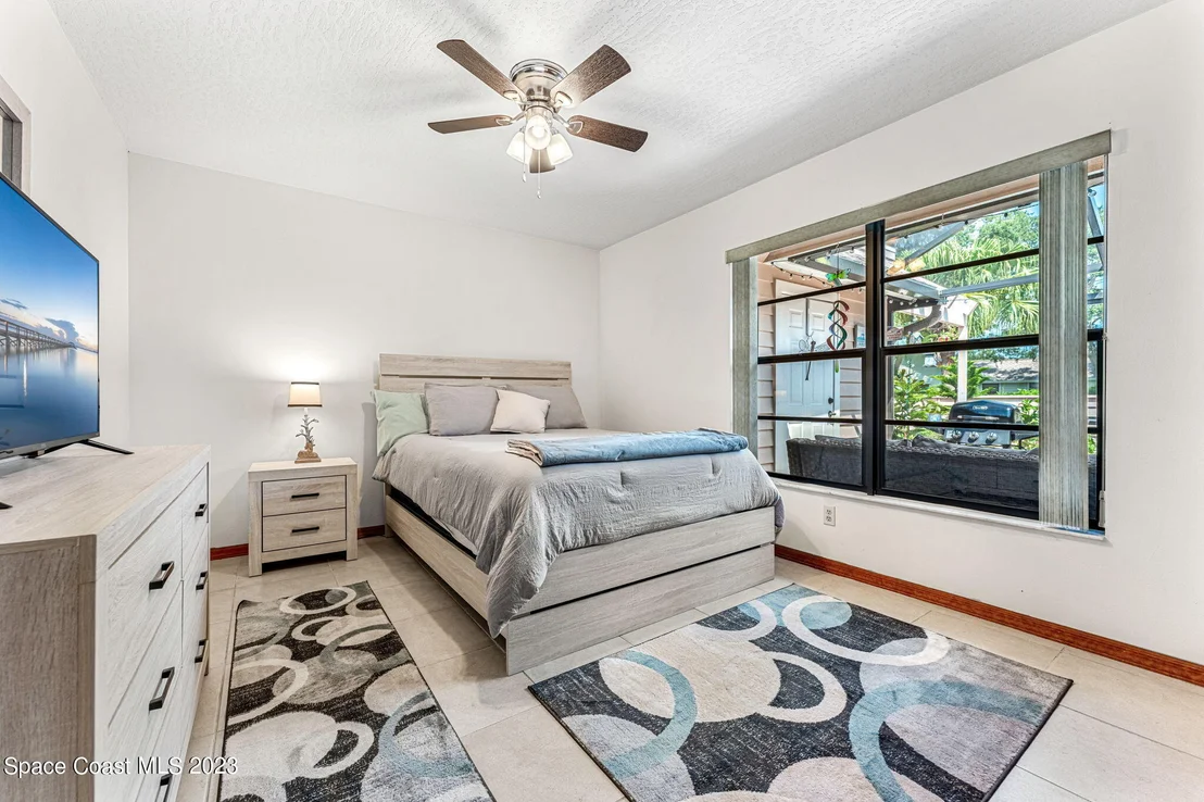 Photo of 885 Ridge Lake Drive