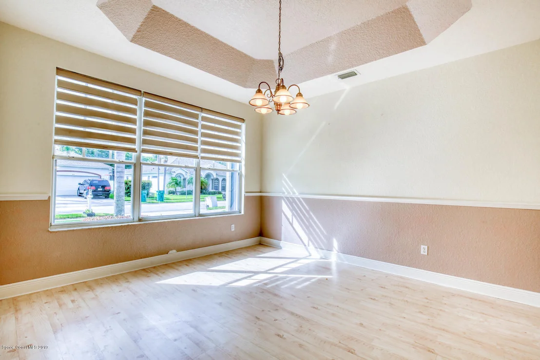 Photo of 984 Carriage Hill Road