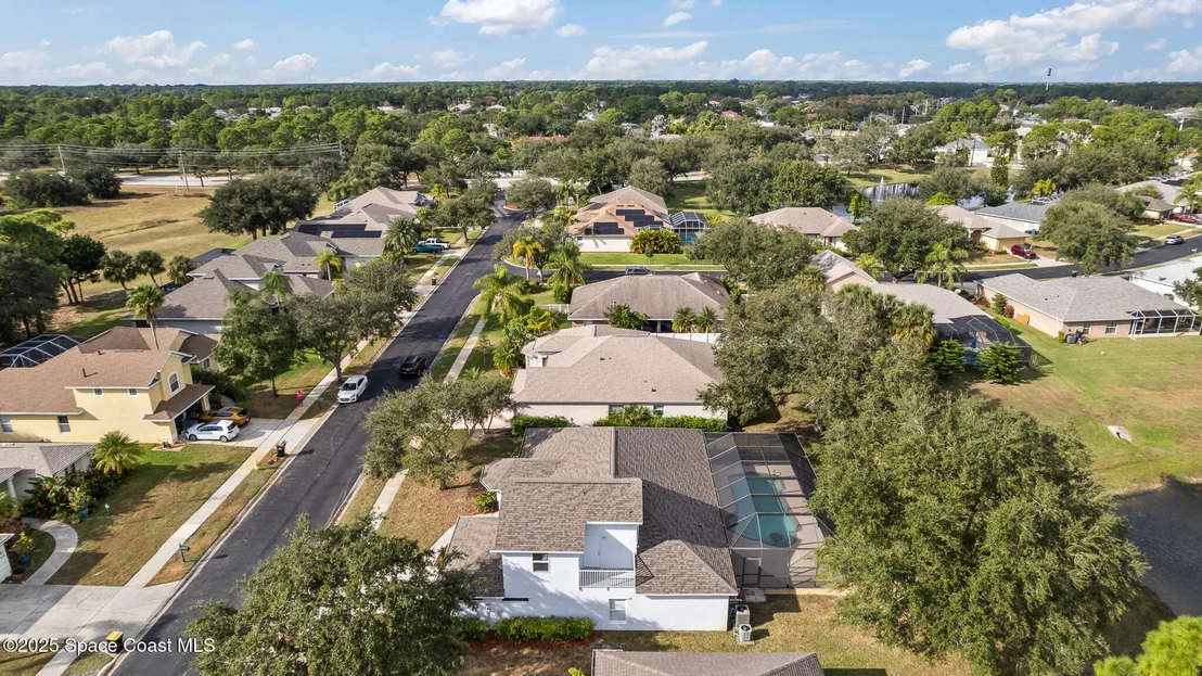 Photo of 1785 Windbrook Drive SE