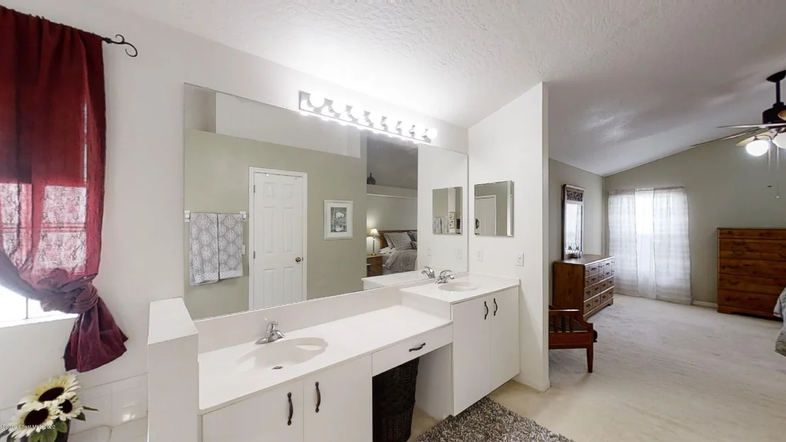 Photo of 1670 Rustic Way
