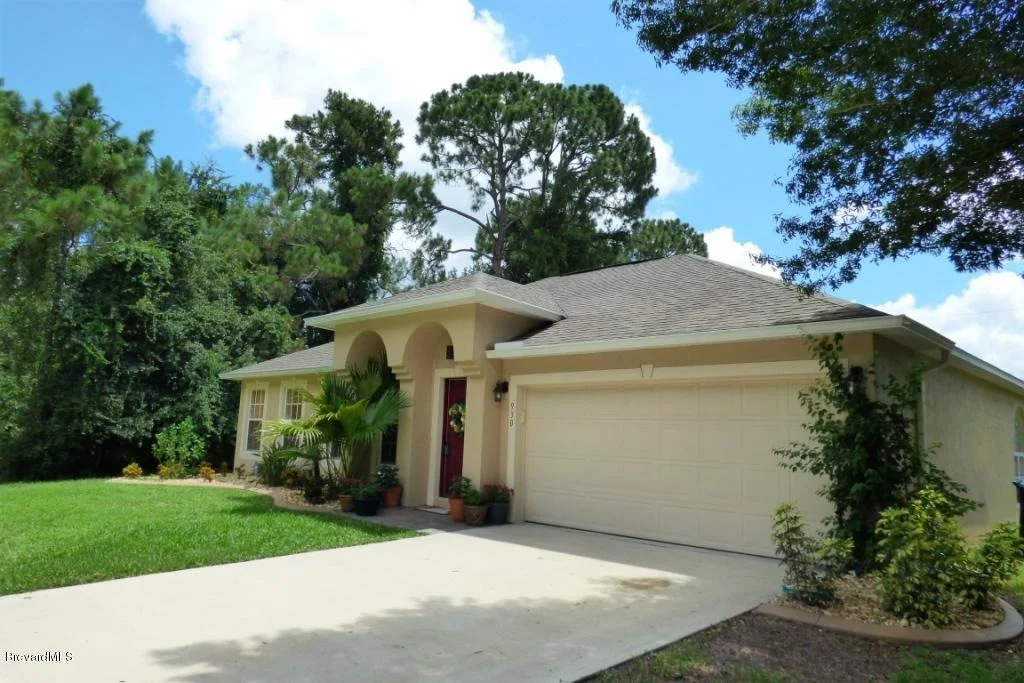 Photo of 930 SE Sable Circle
